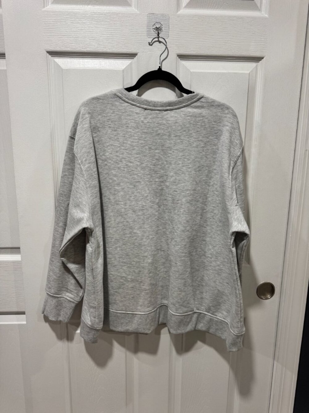 Jane + Delancy grey with lace bow sweatshirt 2X - Picture 2 of 4
